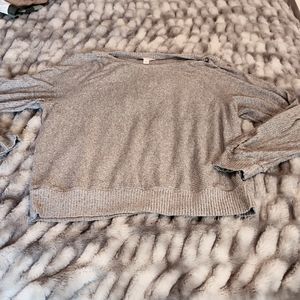 Pullover Sweater with snaps